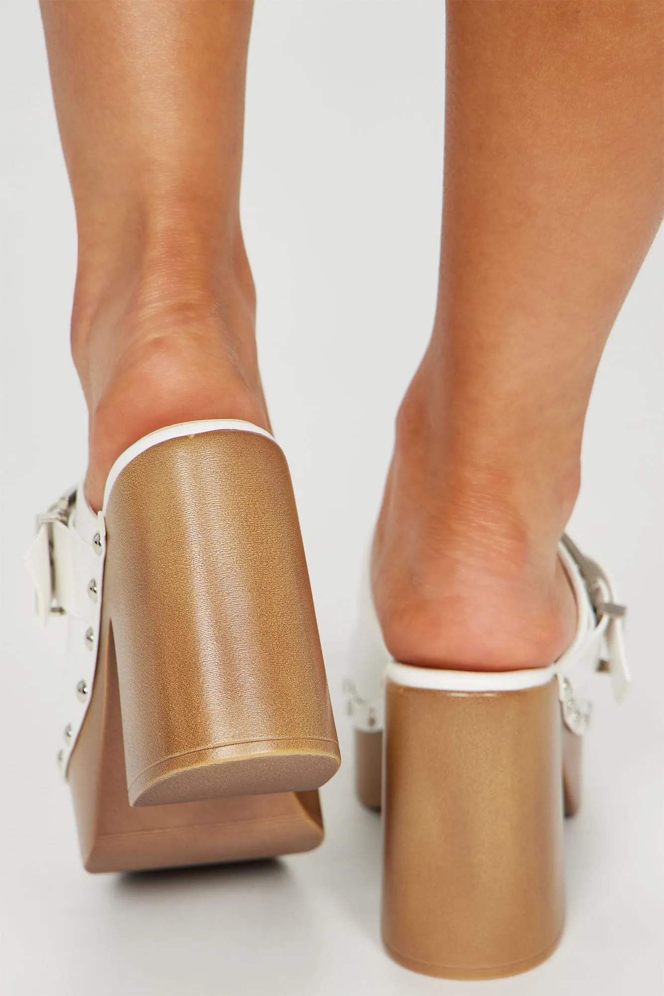 Alyssum Mule Clogs - White